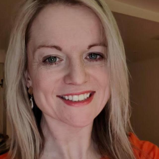 FEMME FATALE FRIDAY INTERVIEW WITH ANNA&nbsp;FAHEY!